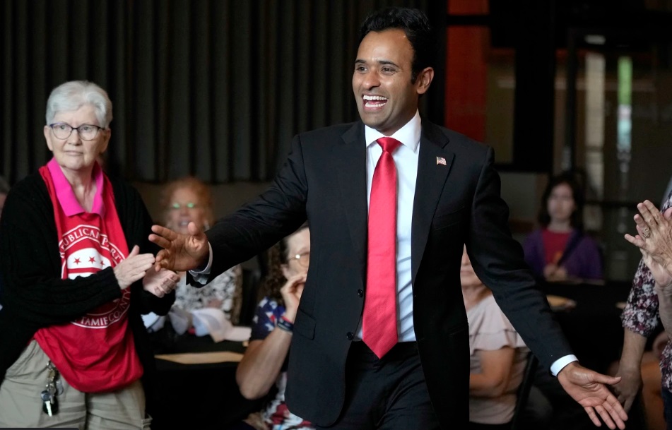 Vivek Ramaswamy’s zinger-fueled campaign meets the Iowa grind