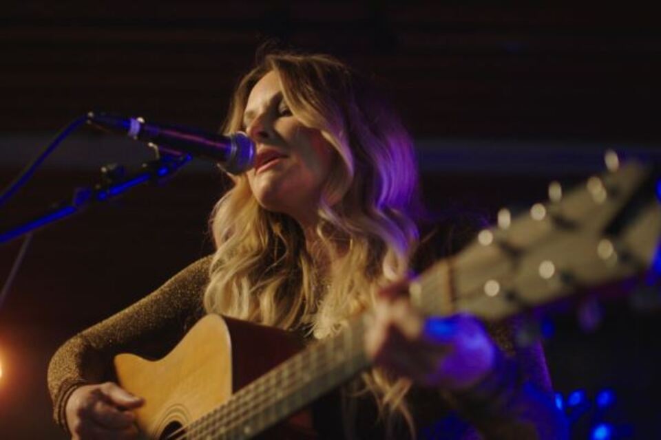 Country Music Favorite Elizabeth Cook-Starring Telluride Hit ‘The Easy Kind’ Nabbed by Visit Films for World Sales
