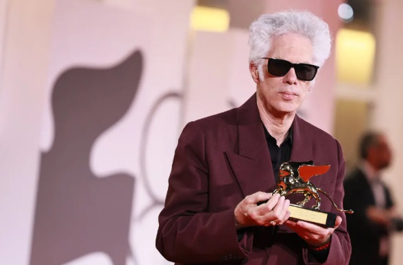 ‘Father Mother Sister Brother’ Takes Top Prize at Venice Film Festival