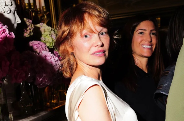 Pamela Anderson Ditches Her Signature Blonde Hair and Debuts Shaggy Cut with Bangs