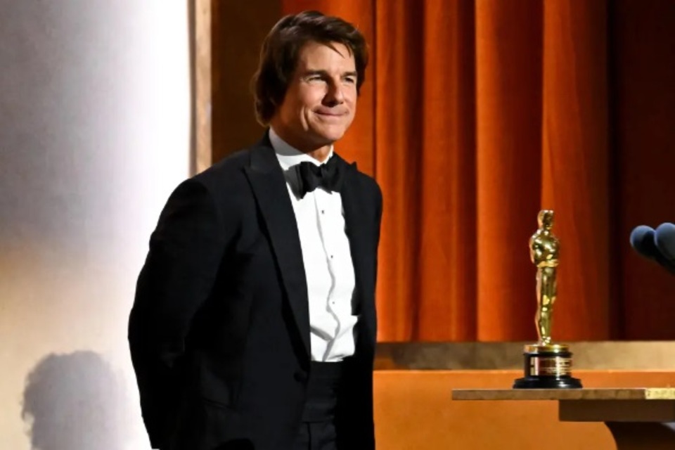 Tom Cruise Accepts Honorary Oscar With Emotional Speech : ‘Making Films Is Not What I Do, It Is Who I Am’