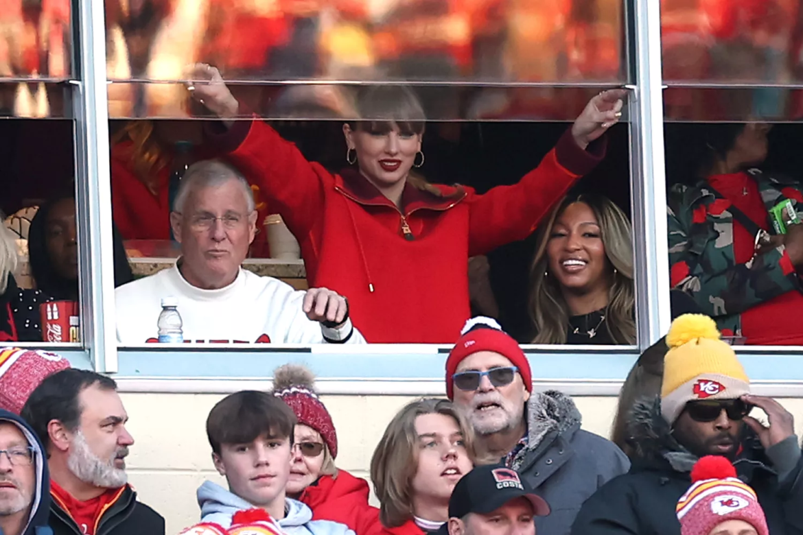 Taylor Swift Wears Sweater with Subtle Nod to Best Friend Gigi Hadid to Cheer on Travis Kelce at Chiefs Game