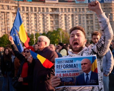 Political Crisis in Bucharest: Romanian Government Collapses After No-Confidence Vote