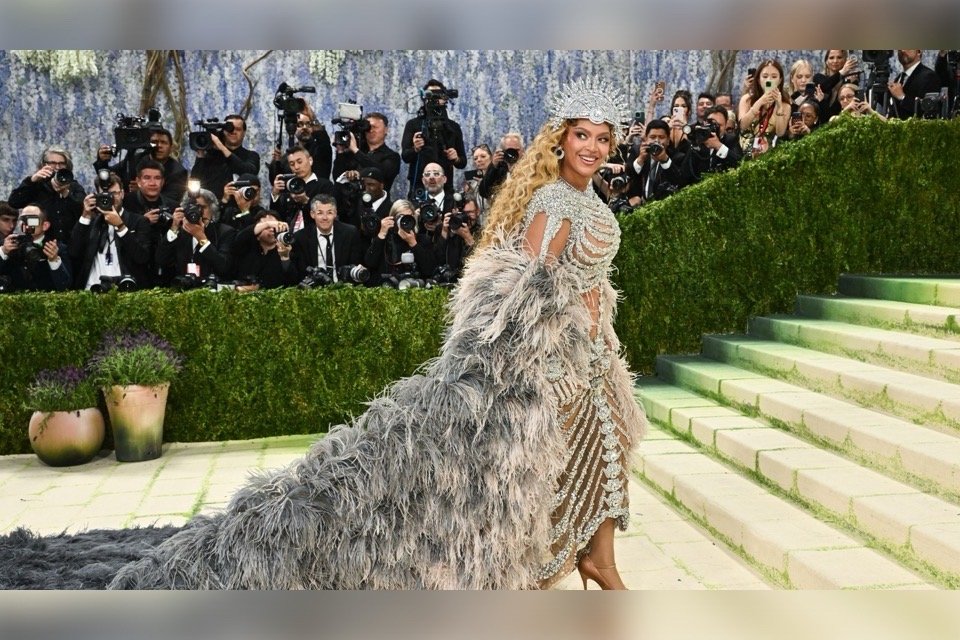 The Queen Returns: Beyoncé Reclaims the Met Gala Stage After a Decade-Long Absence