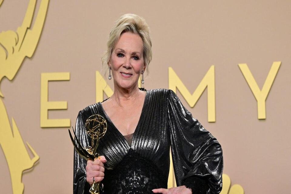 Six Statuettes and Counting: Jean Smart’s Legendary Emmy Streak Reaches New Heights