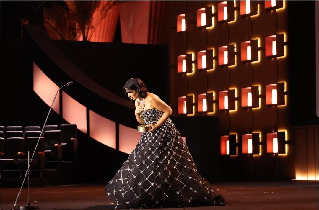 Mona Zaki Honored with Creative Achievement Award at 9th Edition of Gouna